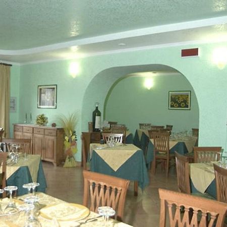 Residence Domus Beach Santa Maria Del Cedro Restoran gambar